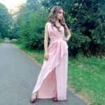 Armeena Khan Instagram - ...”And in that moment, I swear we were infinite.” 🌸🌸🌷💫💫⭐️⭐️ @feslkhan