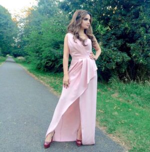 Armeena Khan Instagram - ...”And in that moment, I swear we were infinite.” 🌸🌸🌷💫💫⭐️⭐️ @feslkhan