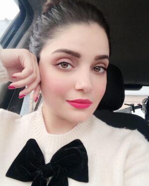 Armeena Khan Instagram - It’s all about 🎀🎀 for those asking. For those asking my lip colour is by a company called Morphe in “steamy” (I found them in Manchester City Centre).