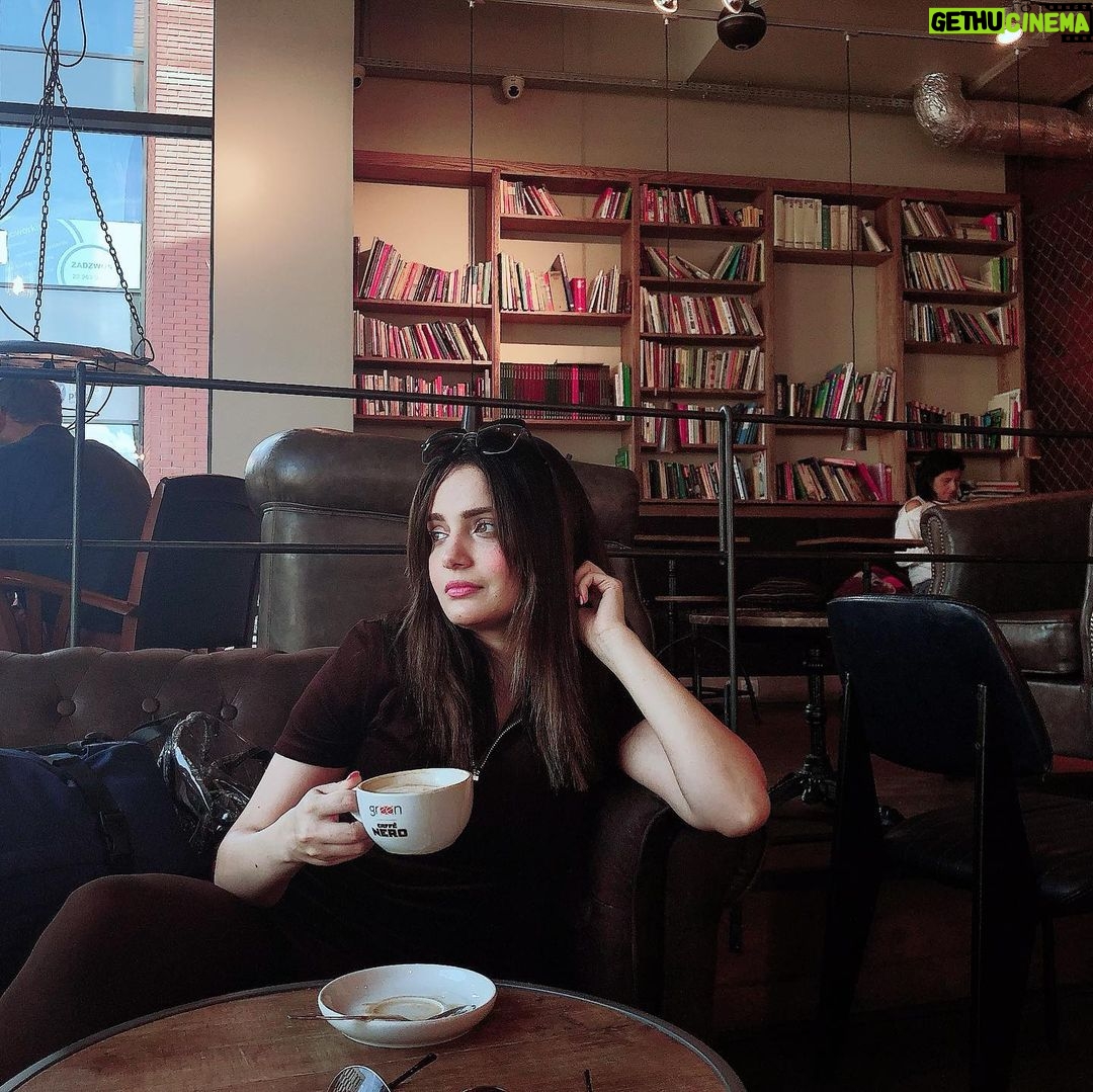 Armeena Khan Instagram - Millionth cup of coffee. Trying to stay alive on here till I get this sorted, pls bear with me. We have technical difficulties 馃槇 Krak贸w, Poland