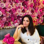 Armeena Khan Instagram - Breaking up with black.