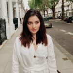 Armeena Khan Instagram - #Londonways #allwhite #nosun 🖤😳