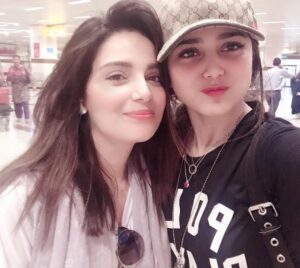 Armeena Khan Instagram - Ran into this cutie at #lahore airport @aima_baig_official Excuse the state of my hair 🙈