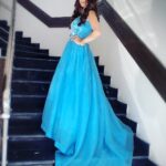 Armeena Khan Instagram – Elsa vibes 🦋🦋🦋 Styling by the wonderful @amnaniazi81 Hair and Makeup by @mubsherbhatti #PrincessDress #Blue