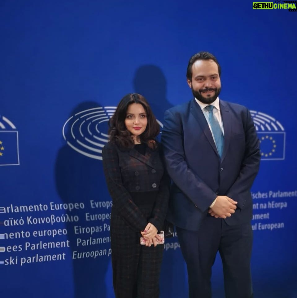 Armeena Khan Instagram - Honoured to have met @fabiomassimocastaldo the Vice President of the E.U Parliament photo courtesy @myparentsvotedbrexit