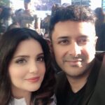 Armeena Khan Instagram – Lovely day out albeit cold (I should’ve worn my jacket) Thank you @mancity 💙 #trophyviewing #event #manchester #mancity @feslkhan