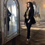 Armeena Khan Instagram - Still the same woman with the same name. Just a different mindset - Anon 💛🖤💛🖤 Happy 1st October. Poland