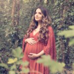Armeena Khan Instagram - Dreams do come true. ✨✨❤️ Photography, Styling, Hair and Make-up @willowandbearphotography #PregnancyShoot #TimeFlies #Grateful Chorlton, Manchester