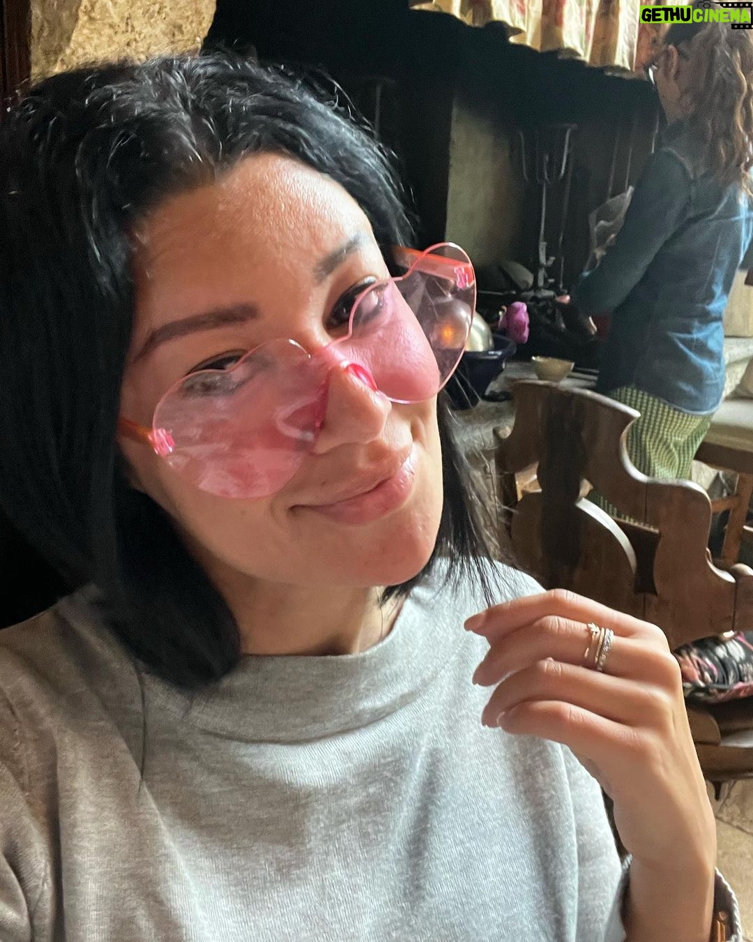 Arwa Gouda Instagram - The most beautiful words of #love ♥️ are told in silence for a #look 💖💖 #leonardodavinci