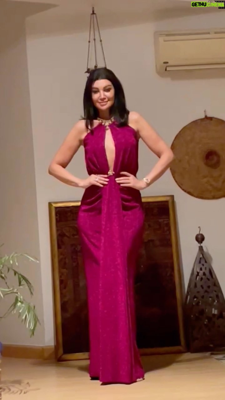 Arwa Gouda Instagram - Getting ready for the @nrjegypt awards wearing a @weavinggraceegypt 🌺 dress 💋