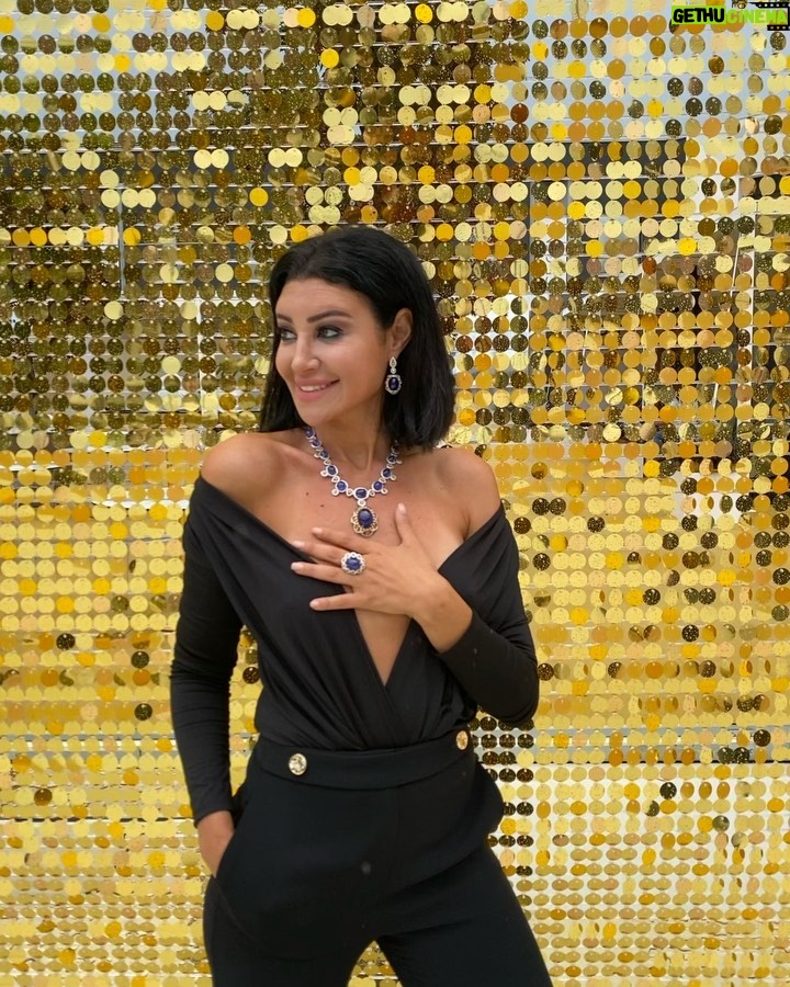 Arwa Gouda Instagram - Be #happy Be #bright Be #you . . #jewlery #solareclipse by @alessio_boschi_jewels #photography and #artdirection @mahyarqajar Vicenza, Italy