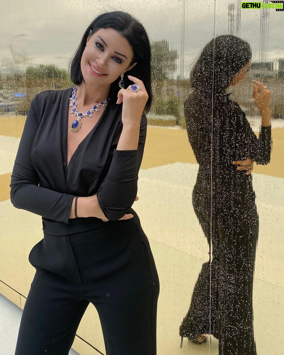 Arwa Gouda Instagram - Be #happy Be #bright Be #you . . #jewlery #solareclipse by @alessio_boschi_jewels #photography and #artdirection @mahyarqajar Vicenza, Italy