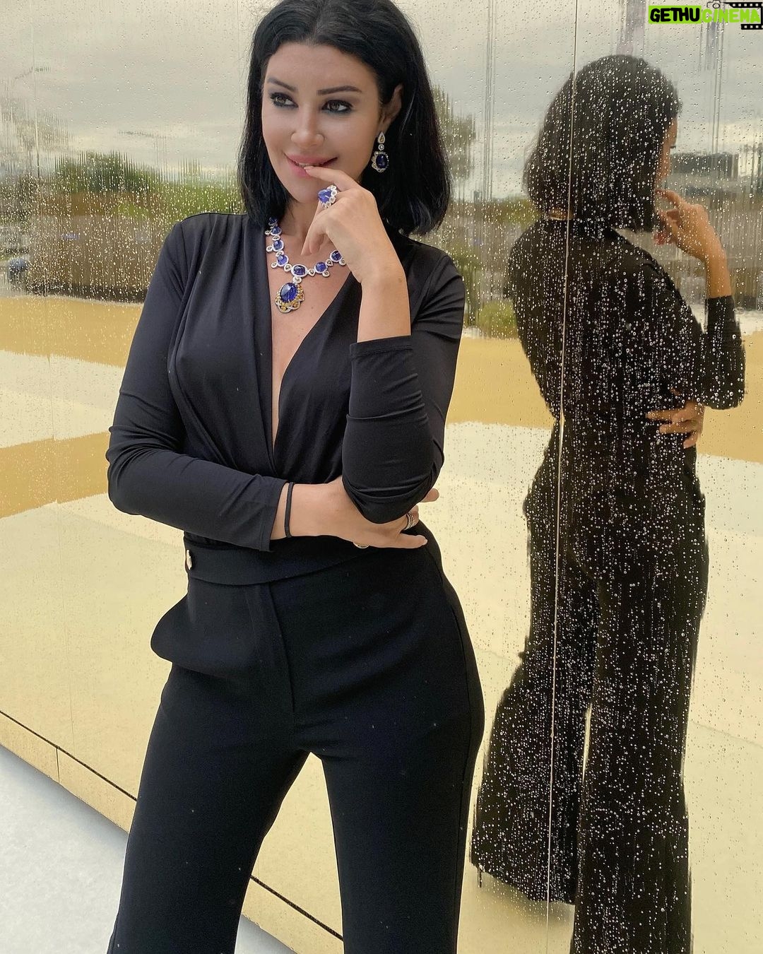 Arwa Gouda Instagram - Be #happy Be #bright Be #you . . #jewlery #solareclipse by @alessio_boschi_jewels #photography and #artdirection @mahyarqajar Vicenza, Italy
