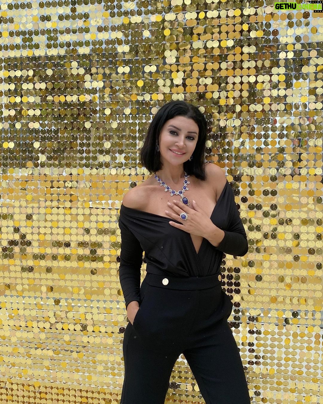 Arwa Gouda Instagram - Be #happy Be #bright Be #you . . #jewlery #solareclipse by @alessio_boschi_jewels #photography and #artdirection @mahyarqajar Vicenza, Italy