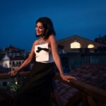Arwa Gouda Instagram - #Love from the Venetian rooftops .. #dress and #bag @maisonvalentino #jewelry DOGE PALACE’s #Colombian #emerald and natural #yellow #diamond #necklace, inspired by the 14th century #Venetian intricate #gothic #architecture of the city hosting its 79th #Cinema #Film #Festival created by the genius @alessio_boschi_jewels #photographer @johannaberghorn #styling @youmnamoustafa #arwagouda #اروى_جودة #mahyarqajar #venicefilmfestival #venicefilmfestival2022 #uniquejewelery #art #artpiece #italy #egypt #venice #fashion Venice, Italy