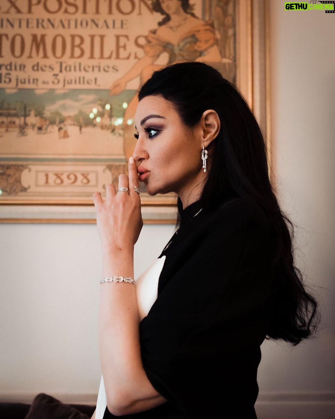 Arwa Gouda Instagram - #pwb @producerswithoutborders @stephanerolland_paris @mohamedelsherifofficial @fredjewelry @johannaberghorn @roxannereinebach #paris ACF - Automobile Club De France