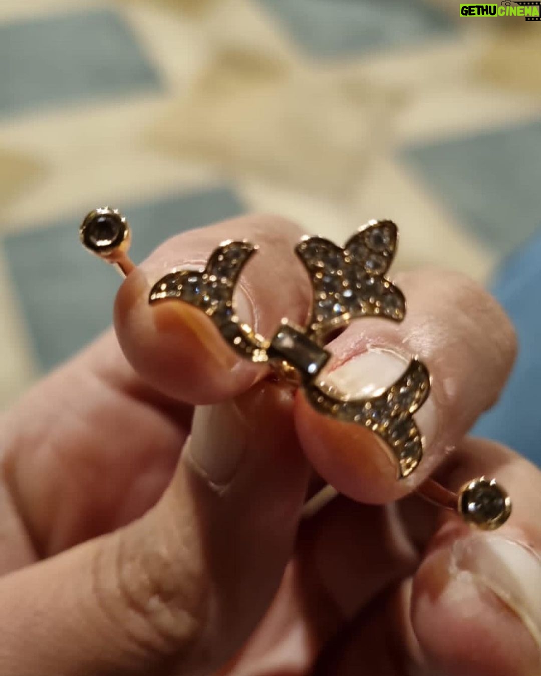 Arwa Gouda Instagram - عيد سعييييد ♥️♥️♥️♥️♥️ Happy Eid 🥰 scroll right to see the details of the look 🥰 #jewelry @asseeljewellery Riyadh, Saudi Arabia