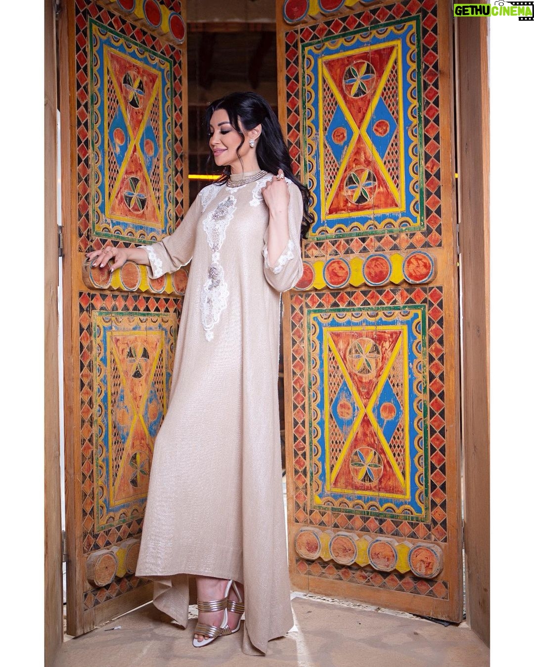 Arwa Gouda Instagram - عيد سعييييد ♥️♥️♥️♥️♥️ Happy Eid 🥰 scroll right to see the details of the look 🥰 #jewelry @asseeljewellery Riyadh, Saudi Arabia