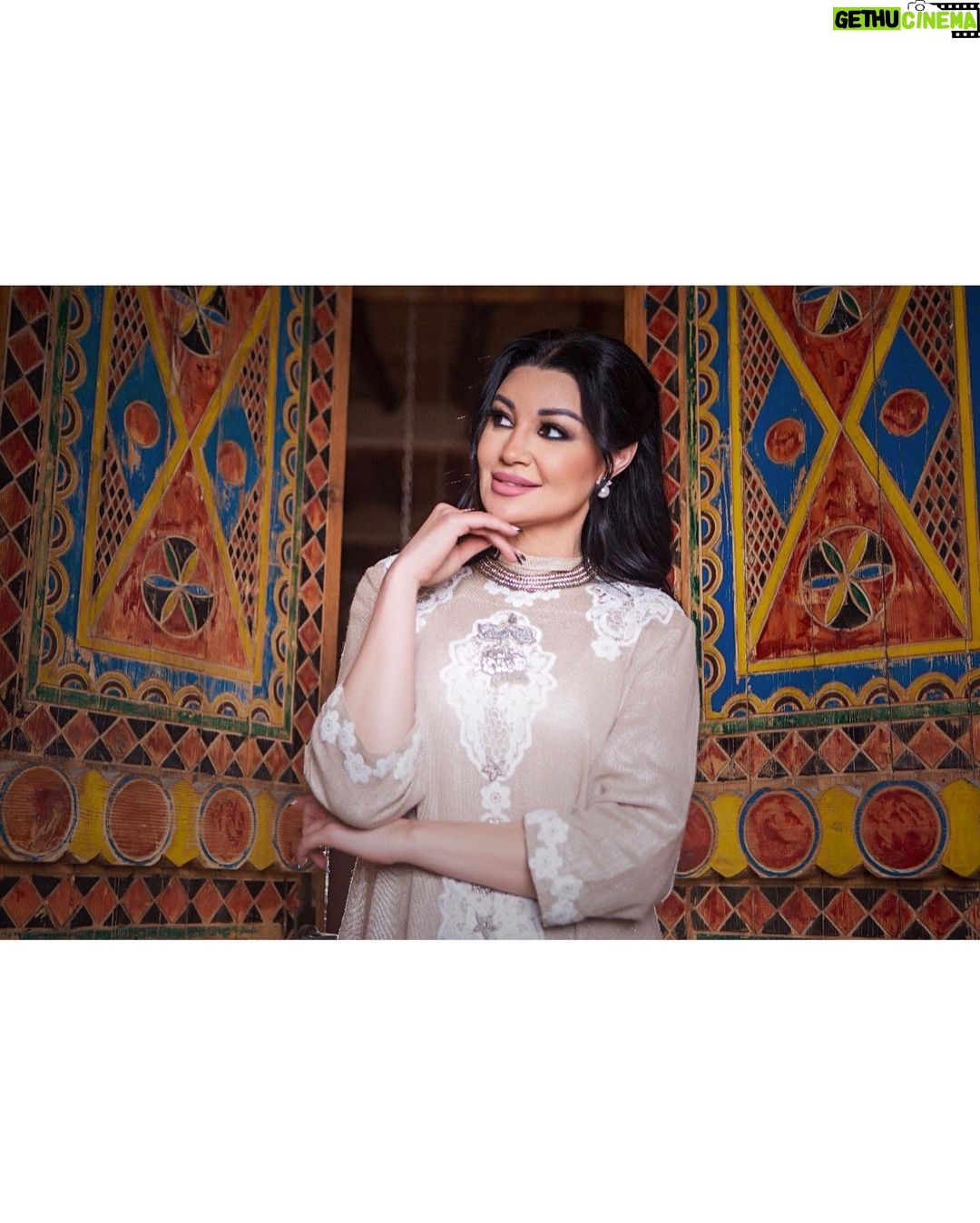 Arwa Gouda Instagram - عيد سعييييد ♥️♥️♥️♥️♥️ Happy Eid 🥰 scroll right to see the details of the look 🥰 #jewelry @asseeljewellery Riyadh, Saudi Arabia