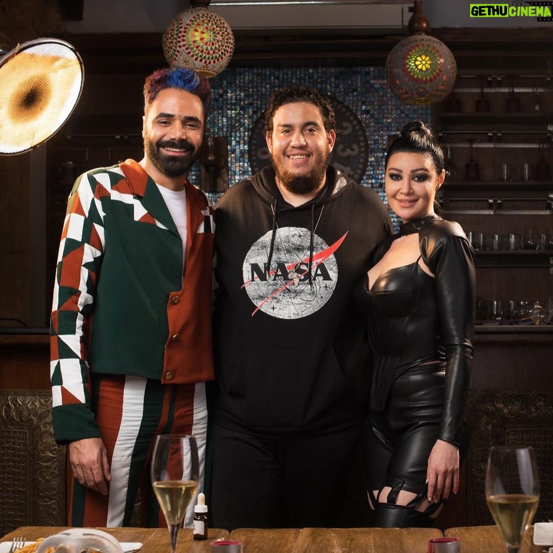 Arwa Gouda Instagram - من #كواليس #اغنية #اروى_جودة_مش_موجودة مع @maysarayehia و المخرج @yousseff_mahrous