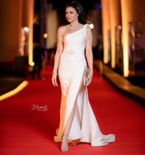 Arwa Gouda Instagram - #gff21 #closing #ceremony 
#dress @ezracouture 
#jewelry @glamour.jewellery 
#clutch @taleed_lamya 
#makeup @maiarahmedd_ 
#hair @michaeladel_1  @alsagheersalons 
#photography @bassam_ramadan_photography 💕💕

#egypt #cinema