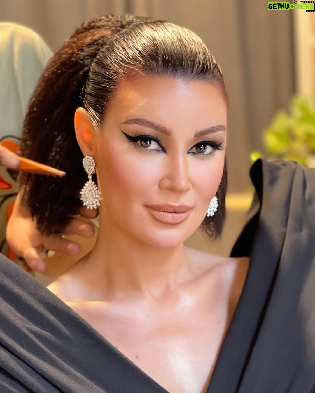 Arwa Gouda Instagram - @sayidatynet behind the scenes #bts @rehamkhalifaa Enti khatira.. 💋💋💋 Photopia