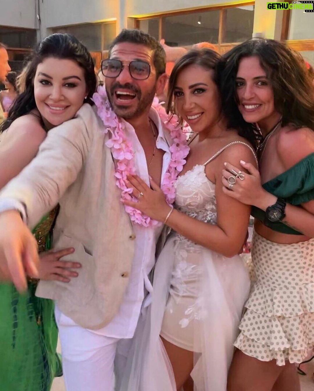Arwa Gouda Instagram - Mabrooook @loulou385 and @amrhamed_misha!!! Lolololeeeeyyyyy ♥️♥️♥️♥️ Matarma Bay