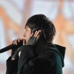 Ashin Instagram - 把事情做到「完全不必要那麼好的程度」 上海連續八場，場場菜頭粿都不同裝扮 吃上海油蔥麵、頂生煎包、登東方明珠⋯ 事實上，包括現場版，總共77場 必應創造都準備了不同結尾畫面， 讓離場粉絲，場場都有專屬拍照留念畫面。 「完全不必要做到那麼好的程度⋯」 從此細節， 就能知道還有無數細節， 「必應創造」「相信音樂」皆是如此雕琢所有。 看得到的、看不到的、 稍微不留神就忽略的⋯。 為了五月天，更為了每位觀眾。 上海，環場天幕，菜頭粿繞著體育場， 在離場的星空下環場奔跑。 如果沒有抬頭，就會忽略的一份細節與愛。 我認為這是地球表面上 最好、最細膩、最有愛的演唱會之一。 不是因為我們五人， 而是每位用愛灌溉、充滿傻勁的夥伴⋯ 音響、舞台、燈光、視訊、製作、行政、服裝、經紀、技師、樂手、字幕、社群、攝影、導播、紀錄、剪接、維安、交通、特效、繪圖、音控、耳反、票務、開場、場地 、後送 ⋯⋯。 以及每位全身全心投入的觀眾。 捨不得結束， 因為這生中被這群偉大夥伴包圍， 打造了給百萬參與者，最夢幻的體驗， 在人生中，感受過這充滿療癒與力量的片刻。 只剩倫敦、巴黎、柏林， 這套專屬於刻在人類後疫情時代的演唱會， 即將劃下永恆的句點。 「好好 好想見到你⋯」 我們，即將前進到全新的旅程。 / 謝謝 必應創造、相信音樂、 CMC華人文化演藝、各地主辦方、贊助方、 各地政府、警察、交通、文化、消防、急救、場地 #五月天重返八万人# . #一起来看演唱会# .