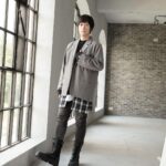 Ashin Instagram - 上海的冬天 比台北早了很多 上次來 竟然是四五年前了 來滬之前 夥伴已經在群組裡奔相走告 禦寒的衣物要多帶一點噢 不久之前 這個巡迴曾經也唱過 熱到什麼都不想穿的城市呢 轉眼間 來到了帶著涼意的尾聲了 我們且唱且珍惜 在11月微涼的空氣裡 有你 心還是暖地 台上見
