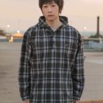 Ashin Instagram - Still Love You 依然愛著 「 不知不覺變了許多 變成一個很忙的人 話也不愛說直了 把脾氣也收斂了 卻也 顯得不夠真誠 」 喜歡寫情歌， 但卻害怕寫分手的情歌， 彷彿自己被凝結在 那個傷感的時刻。 「 I Love you ,Love you Love you ,Love you I still love you 日子過著過著漸漸懂了 愛是什麼 」 夏天遠了， 秋天也慢慢的過去， 漸漸懂了， 原來暖黃色系的山野， 是冬天來臨前 最後的的溫柔。 「 沒有在一起的緣分 也容不下任何人 就這麼卡著 這麼想著 」 或許被凝結的卡住的自己， 能像永不落下的黃葉， 擁抱著那些回憶， 依然依然 依然愛著。