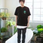 Ashin Instagram - 一日台北 行李變輕了 ㄧ定是有什麼遺落在上一站了？ 我想 那應該會是我的心 將所有衣服拿出來洗好曬乾 再換一批衣服放進箱中 從廣州早茶好耐冇見 到成都熊貓尊嘟假嘟 機場有位服務員告訴我 航程起飛從來只會抵累 不會提早 而他不知道 我的期待 卻已經提早飛到每一站 你好嗎？ 我的旅伴