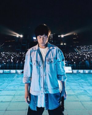 Ashin Instagram - 519是我依舊
520是我愛你

5 1 9 2 0 是
