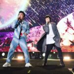 Ashin Instagram - 夢遊瀋陽 想著杭州說鳥巢 想著武漢說杭州 想著瀋陽 卻說了深圳 就是沒想到 我已經到了要吃腦白金的年齡 有高溫 有大雨 有大船 有嘉賓 夢遊在每場巡演 我們嘗試著為每場加上獨特的印記 昨天的印記 是奉上的超時謝禮 讓記性不好的自己 再一首笑忘歌獻給你 如果說錯要罰唱更多歌 你們希望⋯ 我說對還是說錯？ 謝謝深圳⋯ 啊！是謝謝瀋陽 我們今天再見！ #一生一場五月天
