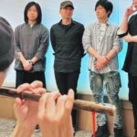 Ashin Instagram - #星爺加入五月天 五月天正式增加「簫手」的位置於C位 在此次巡演 大家有極高可能 有耳福聽到「廣州蕭王」洗滌人心的絕世繞樑之音！ 民間流傳「我們都欠周星馳一張電影票」一語 如今可能還欠一張演唱會門票 想聽星爺簫聲演繹哪首曲目 請在下方留言（不限五月天的歌） @stephenchow #星爺 #周星馳 @imayday55555 #五月天