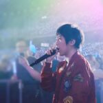 Ashin Instagram - 這part說好要往台上走 怎麼在台下走呢🫣 （還擊掌 擊掌欸） 五月天高雄世運主場館