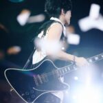 Ashin Instagram - 5525「回到那一天」巡演， 在台中讓時光倒流了六個夜晚。 這次也好多從北京上海廈門瀋陽香港星馬東京 等等不同城市⋯的五迷老師兄弟姐妹， 來到這裡，共渡此刻。 謝謝你們，為了五月天來到台中。 如同「任意門」中的歌詞： 「外灘風光越出課本是那麼新鮮， 從回民街再飛到尖沙嘴⋯」 「從無名高地到鳥巢的十年， 一路鋪滿著汗水⋯ 你問我全世界是哪裡最美？ 這無限遼闊壯麗的城市與大地， 這所有溫暖直接的鄉土與人情， 經歷了25年，不但寫進了我們的歌詞， 也變成了我們人生的一部分⋯。 唱著一樣的語言 活出共鳴的記憶⋯ 而我相信， 你的人生時光機裡， 也會有那麼一首五月天。 又是新年， 期待與你現場再見， 再乘著你我的歌聲高飛。 1/13-14 新加坡見 3/23-31 高雄見 photo by @sogreeeeeeen @iam47la @rinne0421 @freefox_photo @y.y_photo @feng1wi_photography 世運主場館