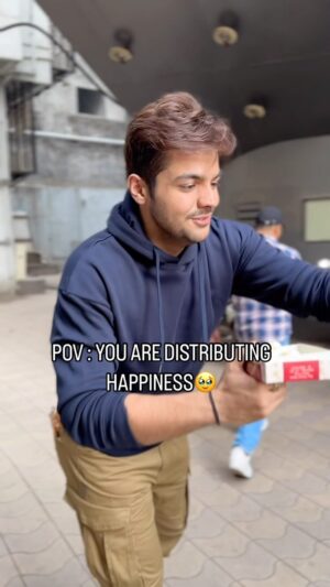 Ashish Chanchlani Instagram - Bas sabko apna bana du yehi tamanna hai🥹