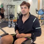 Ashish Chanchlani Instagram - Gents ko problem hota ji 👨🏽