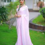 Ashu Reddy Instagram – So beautiful.. so elegant..!!🤩💖 #ashureddy #DiwaliLook #Diwali2023 #celebratelife
Saree – @neerusindia Hairstylist – @hairstylistravi 💯
Photographer – @naveen_photography_official ⭐️