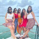 Ashu Reddy Instagram - Aaaaaaand it's a wrap of a wonderful trip to Miamiiii🔥🧡 #ashureddy #2023 #holidayfun #workhardplayhard #friendslikefamily embarrassing you guys here @siva_jayant @pavanseemakurti @deepaliiirajput @__dishareddy__ @srujanaturaga @tarun__nukala @sanjev619 🤭😛🤷🏻‍♀️🤪 Miami, Florida
