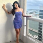 Ashu Reddy Instagram - Shorty with a booty!!🧡🤷🏻‍♀️ #ashureddy #miami #thiscityisavibe #christmastime #holidayseason #peacewithin Miami, Florida