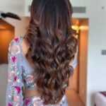 Ashu Reddy Instagram - Keep smiling, it makes people wonder what you're upto!!⭐️❤️ #ashureddy #graysaree #beboldbeyou #eventtime #workmode @hairstylistravi @rajusai7896 🧡