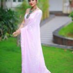 Ashu Reddy Instagram – So beautiful.. so elegant..!!π€©π #ashureddy #DiwaliLook #Diwali2023 #celebratelife
Saree – @neerusindia Hairstylist – @hairstylistravi π―
Photographer – @naveen_photography_official βοΈ
