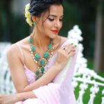 Ashu Reddy Instagram – So beautiful.. so elegant..!!π€©π #ashureddy #DiwaliLook #Diwali2023 #celebratelife
Saree – @neerusindia Hairstylist – @hairstylistravi π―
Photographer – @naveen_photography_official βοΈ