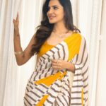 Ashu Reddy Instagram - Hello yellow!⭐️💛 #ashureddy #sareefeels #shootmode #yevam #comingsoon #worklife