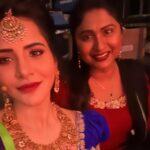 Ashu Reddy Instagram - Poola Panduga Batukamma❤️ Watch ETV tonight 7pm 🥳🔥 #ashureddy #eventtime #hosting #batukammafestival 😍 @varahi_artstudio @vegasri_goldanddiamonds @hairstylistravi @naveen_photography_official