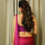 Ashu Reddy Instagram - I'm my own happiness and I mean it..!!😍❤️ #ashureddy #sareefeels #photooftheday @naveen_photography_official 🥳 @aurobella_hairandmakeupstudio ❤️