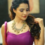 Ashu Reddy Instagram - Jewellery is every girl's favorite dream, especially when it's from @vegasri_goldanddiamonds 😍❤️ #ashureddy #vegasrigoldanddiamonds #sangeethlook #weddingwear #morepicscomingsoon Jewelry collaboration- @vegasri_goldanddiamonds 💯❤️ Photographer- @naveen_photography_official