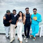 Ashu Reddy Instagram - F.R.I.E.N.D.S in Aussie!!😎💙🤩 #ashureddy @manish_gilada @mirchihemant @bharat.sagar.06 @sandeeprajfilms #memoriescherised #ferryride #funtimes #dayouting #aussie