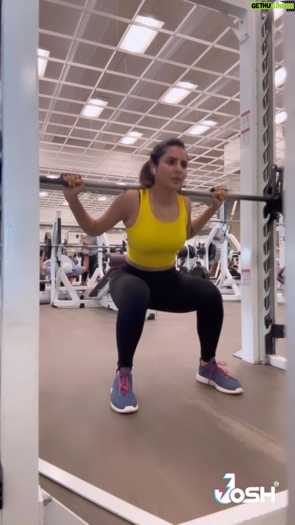 Ashu Reddy Instagram - Only time you challenge yourself is when you workout!! #ashureddy #workoutmotivation #weekdayvibes #positivitymatters 💯😊 @joshapp.telugu @officialjoshapp